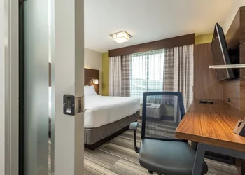 Holiday Inn Express & Suites Medicine Hat Transcanada Hwy 1 by IHG hotel thumbnail 3