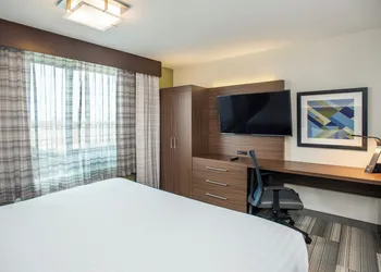 Holiday Inn Express & Suites Medicine Hat Transcanada Hwy 1 by IHG hotel thumbnail 4