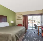 Howard Johnson by Wyndham Athens hotel detail image 4