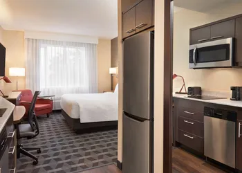 TownePlace Suites by Marriott Toronto Oakville hotel thumbnail 8