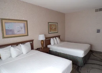 Piccadilly Inn Airport hotel thumbnail 5