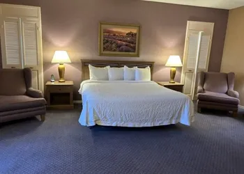 Piccadilly Inn Airport hotel thumbnail 7