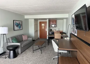 Wingate by Wyndham Green Bay/Airport hotel thumbnail 7