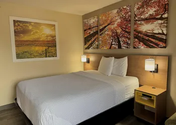 Days Inn & Suites by Wyndham Kaukauna WI hotel thumbnail 8