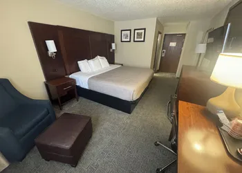 Quality Inn & Suites Green Bay - Ashwaubenon hotel thumbnail 2