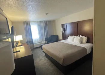 Quality Inn & Suites Green Bay - Ashwaubenon hotel thumbnail 3