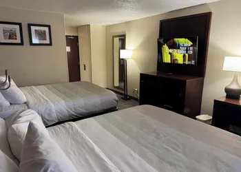 Quality Inn & Suites Green Bay - Ashwaubenon hotel thumbnail 5