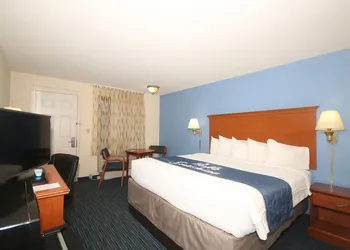 Days Inn by Wyndham Winston Salem North hotel thumbnail 5