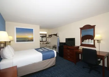 Days Inn by Wyndham Winston Salem North hotel thumbnail 7