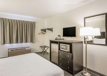 Americas Best Value Inn Birch Run hotel thumbnail 6