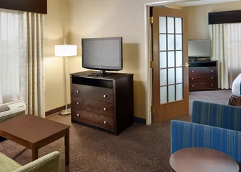 Holiday Inn Express Hotel & Suites Saginaw by IHG hotel thumbnail 6