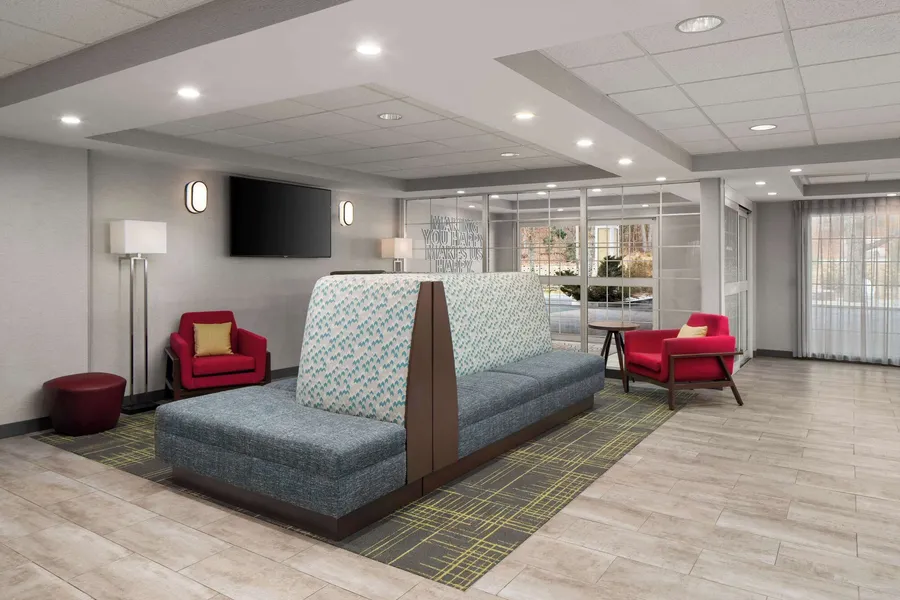 Hampton Inn Sturbridge hotel detail image 2