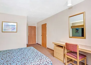 Days Inn by Wyndham Sturbridge hotel thumbnail 3