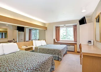 Days Inn by Wyndham Sturbridge hotel thumbnail 8