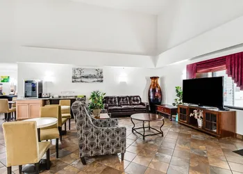 Quality Inn & Suites Junction hotel thumbnail 8