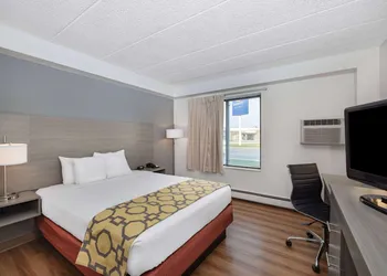 Baymont by Wyndham Gillette hotel thumbnail 4