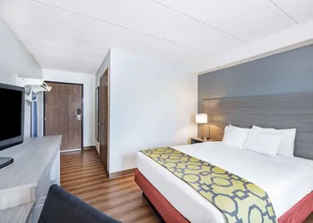 Baymont by Wyndham Gillette hotel thumbnail 5