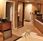 The Champagne Lodge & Luxury Suites hotel detail image 3