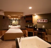 The Champagne Lodge & Luxury Suites hotel detail image 7