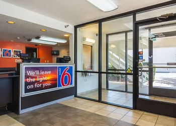 Motel 6 Tucker, GA - Atlanta Northeast hotel thumbnail 2