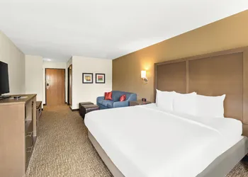 Comfort Inn Van Wert hotel thumbnail 6