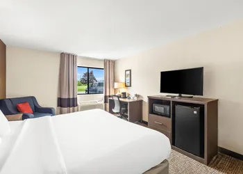 Comfort Inn Van Wert hotel thumbnail 7