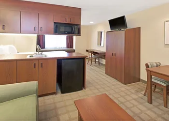 Microtel Inn & Suites by Wyndham Jasper hotel thumbnail 5