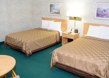 Regency Inn Perrysburg hotel thumbnail 6