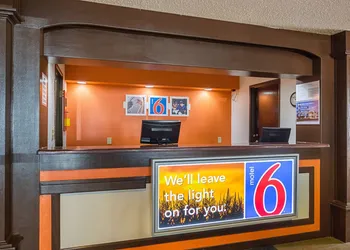 Motel 6 Waterloo, IA - Crossroads Mall - Cedar Falls hotel thumbnail 2