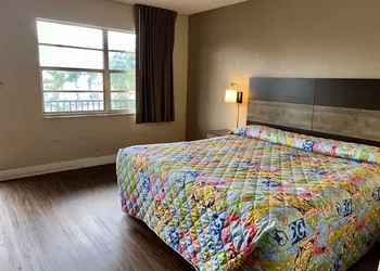 Americas Best Inn and Suites Fort Lauderdale North hotel thumbnail 4