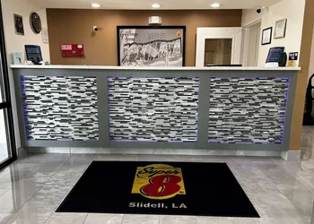 Super 8 by Wyndham Slidell hotel thumbnail 2