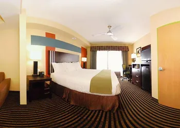 Holiday Inn Express & Suites Laplace by IHG hotel thumbnail 3