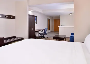 Holiday Inn Express & Suites Laplace by IHG hotel thumbnail 7