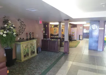 Rocky Inn Express hotel thumbnail 3