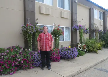 Rocky Inn Express hotel thumbnail 4
