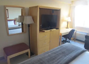 Rocky Inn Express hotel thumbnail 8