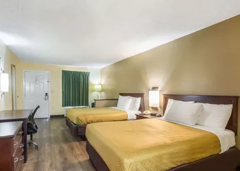 Econo Lodge Clinton - Jackson West hotel thumbnail 7