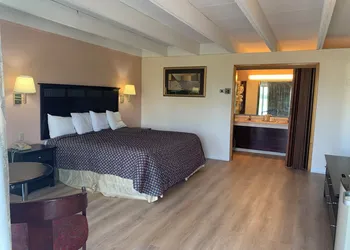 Tollway Inn of Beloit hotel thumbnail 6