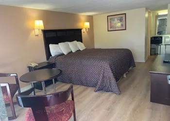 Tollway Inn of Beloit hotel thumbnail 8