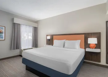 Hampton Inn by Hilton Altoona hotel thumbnail 6