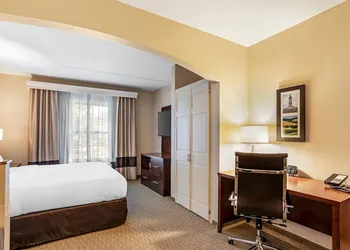 Comfort Suites State College near Penn State hotel thumbnail 6