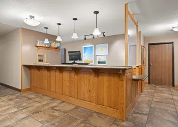 Days Inn by Wyndham Spearfish hotel thumbnail 2