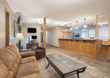 Days Inn by Wyndham Spearfish hotel thumbnail 4