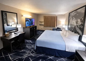 Super 8 by Wyndham Sturgis hotel thumbnail 3