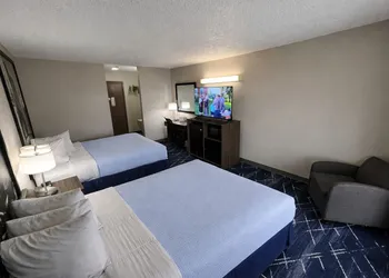 Super 8 by Wyndham Sturgis hotel thumbnail 6