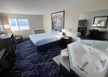 Super 8 by Wyndham Sturgis hotel thumbnail 7