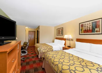 Baymont by Wyndham Spearfish hotel thumbnail 6