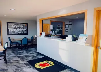 Super 8 by Wyndham Belle Fourche SD hotel thumbnail 2