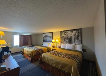 Super 8 by Wyndham Belle Fourche SD hotel thumbnail 6