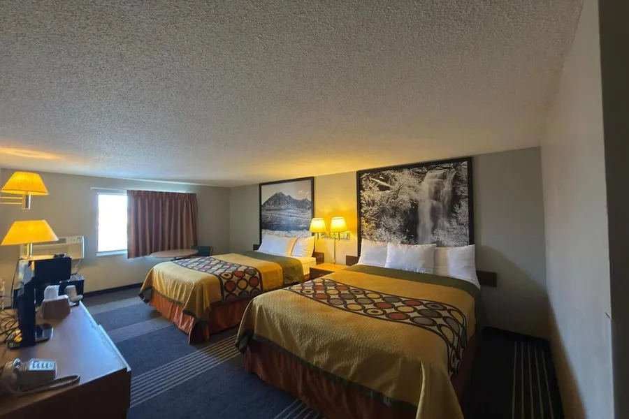 Super 8 by Wyndham Belle Fourche SD hotel detail image 6